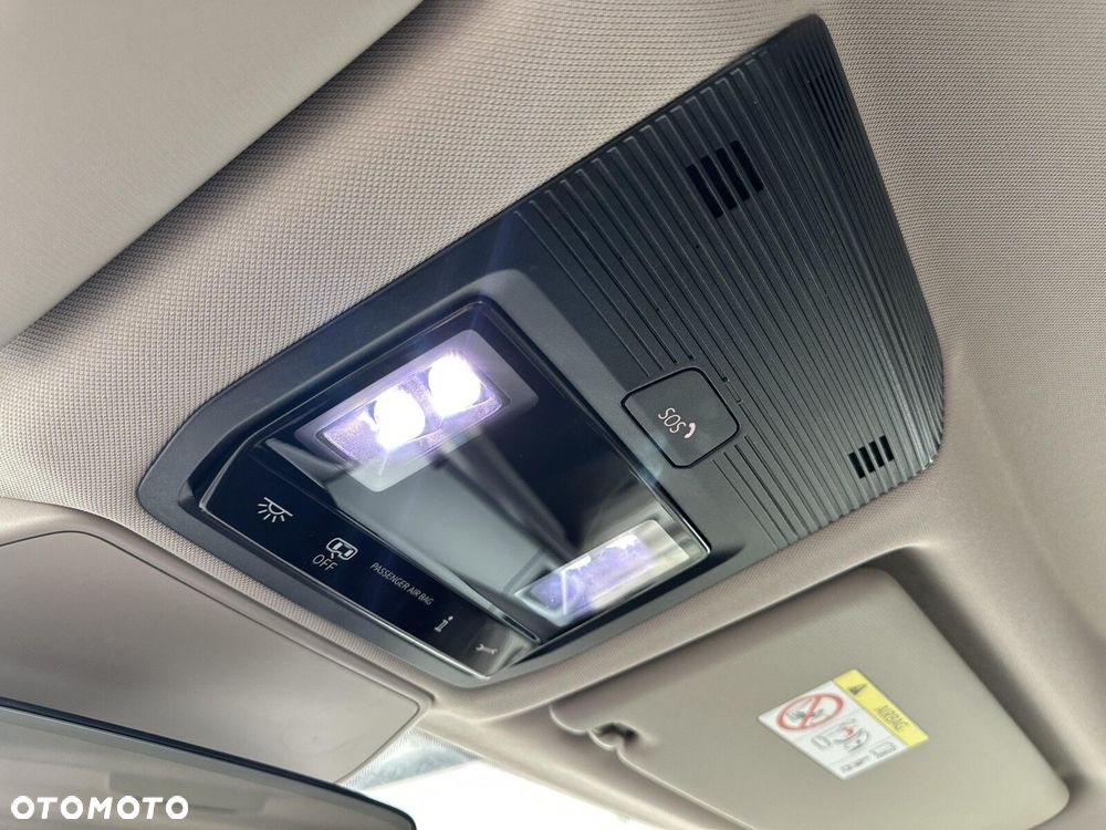 Volkswagen Multivan - 37