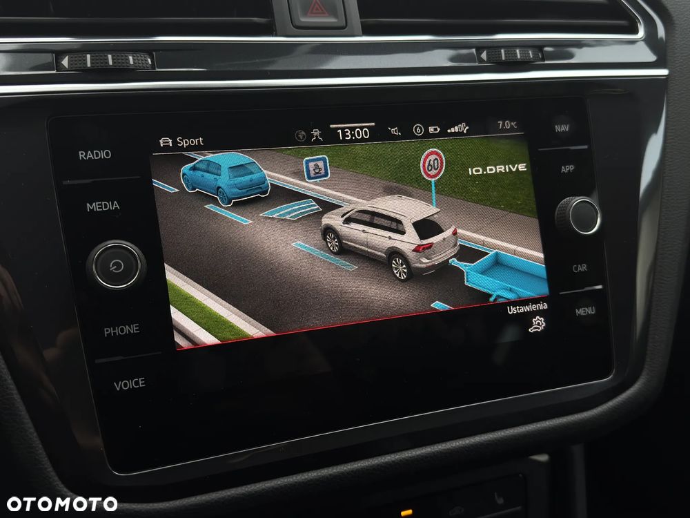 Volkswagen Tiguan 2.0 TDI SCR 4MotION DSG R-Line - 34