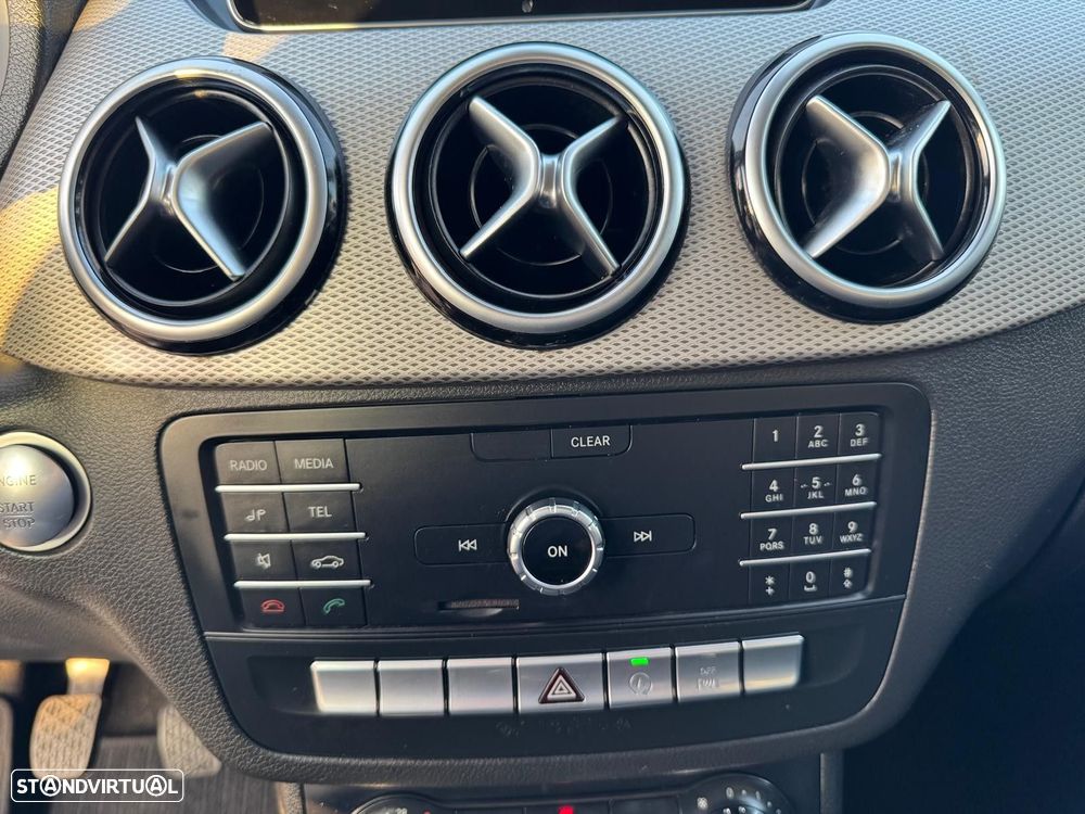 Mercedes-Benz B 180 d Urban - 25