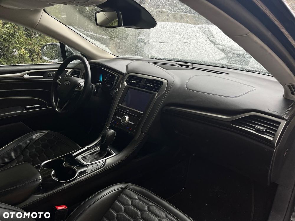 Ford Mondeo Vignale 2.0 Hybrid - 14