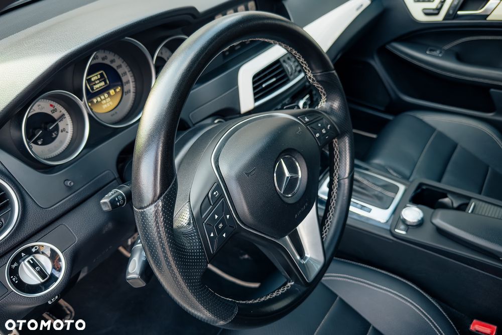 Mercedes-Benz Klasa C 250 CGI BlueEff - 26