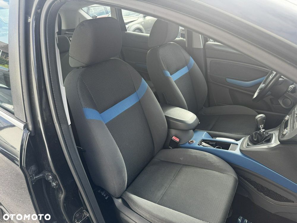 Ford Kuga - 12
