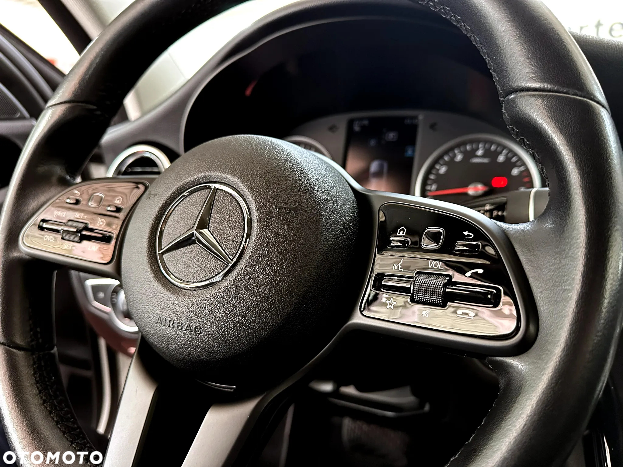 Mercedes-Benz Klasa C 160 Business Edition 9G-TRONIC - 17