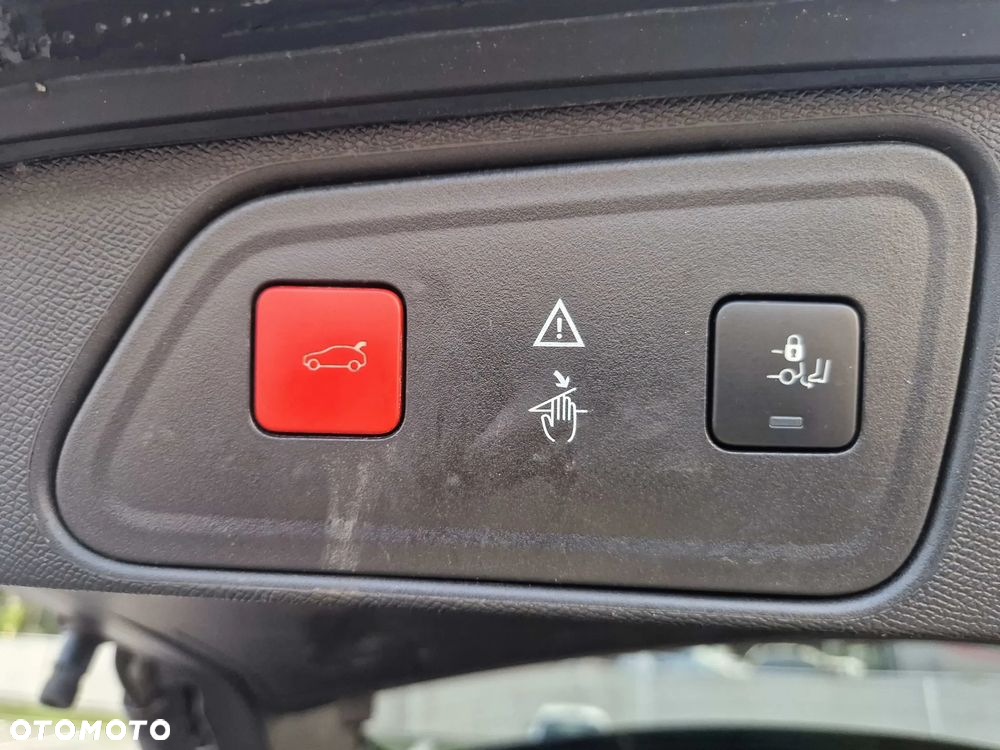 Peugeot 3008 1.6 PureTech GPF GT Line S&S EAT8 - 26