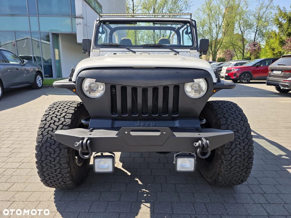 Jeep Wrangler - 37