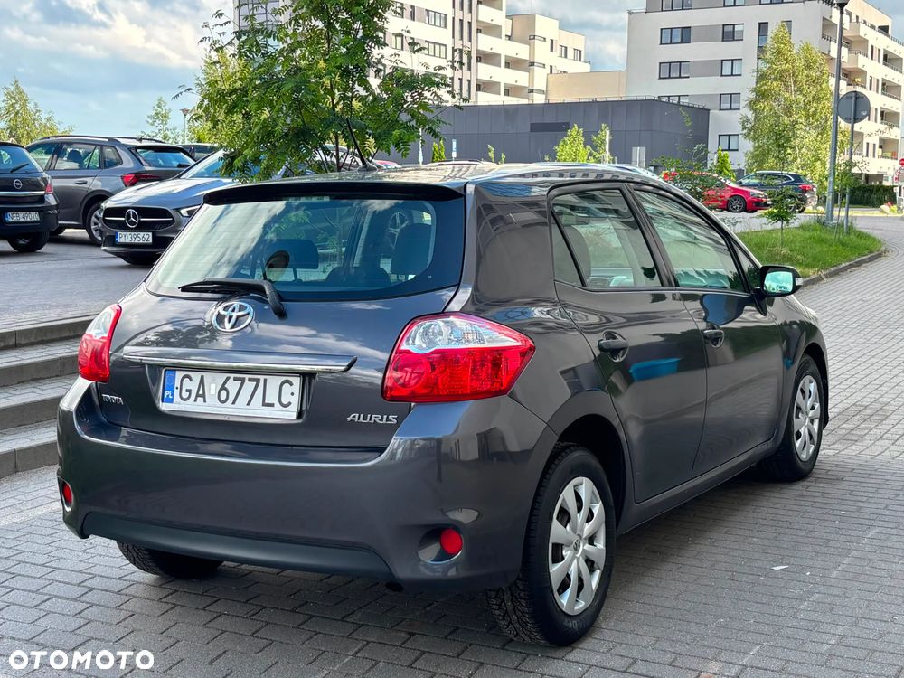 Toyota Auris 1.4 D-4D Premium - 6