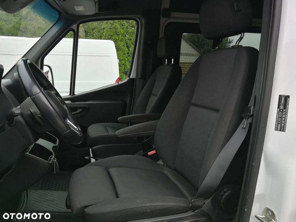 Mercedes-Benz Sprinter 319 - 18