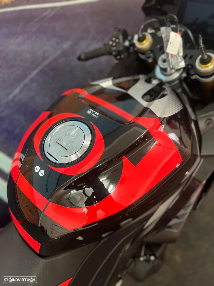 Aprilia RSV 4 FACTORY 2025 - 20