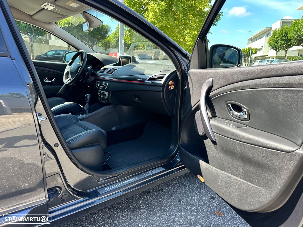 Renault Mégane Sport Tourer 1.5 dCi GT Line SS - 37