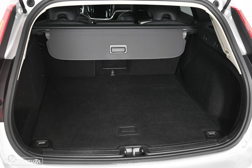 Volvo V60 2.0 D3 Momentum Geartronic - 15