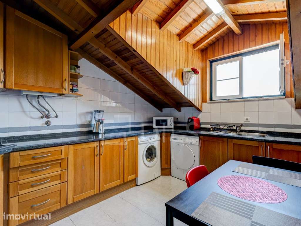 Apartamento T2 mobilado e renovado em Campo de Ourique - Grande imagem: 4/29