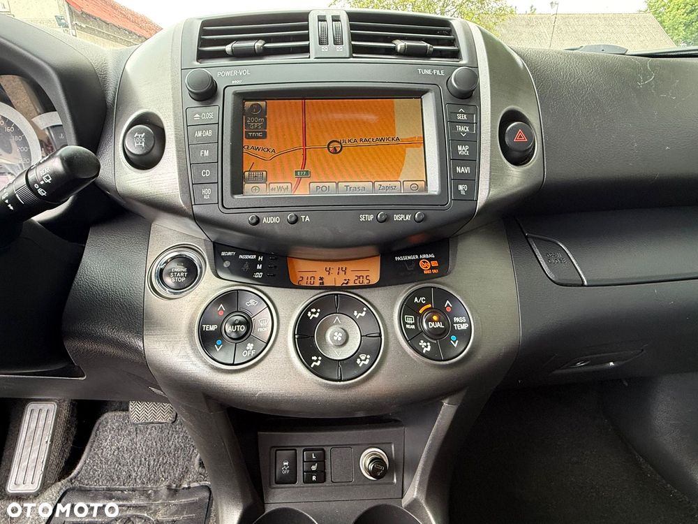 Toyota RAV4 2.2 D-4D 4x4 Automatik Executive - 21