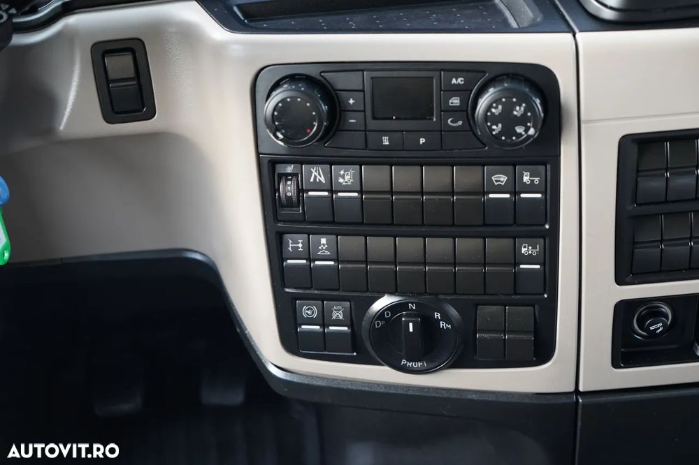 MAN TGX 18.470 / PLATĂ JOSĂ / MEGA / LOC AL CINCILEA REGLABIL / 2020 / NAVI - 29