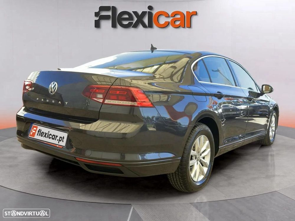 VW Passat 1.6 TDI Business DSG - 7