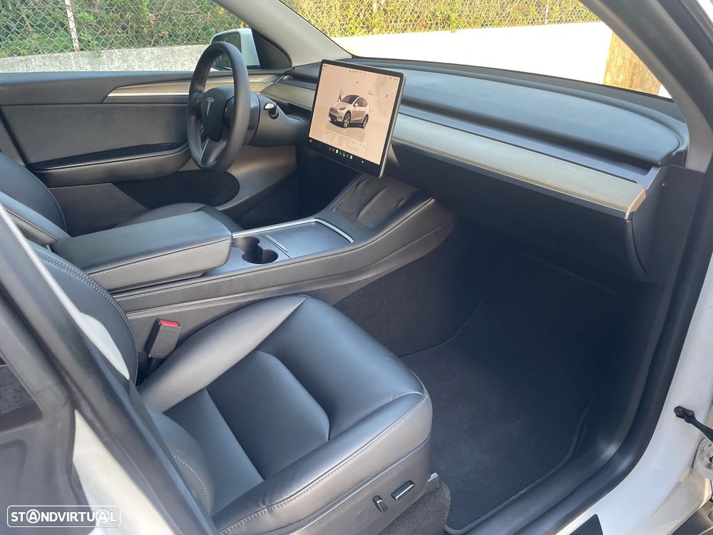 Tesla Model Y RWD - 32