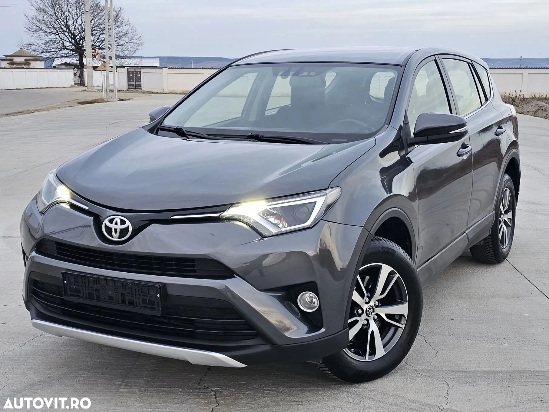 Toyota RAV4 - 2