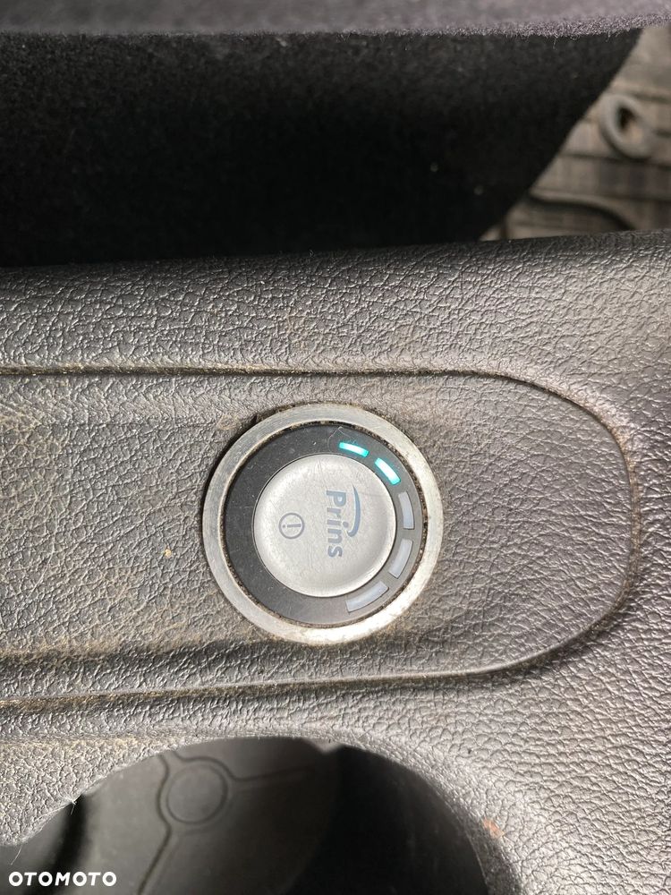 Ford Transit Courier - 10