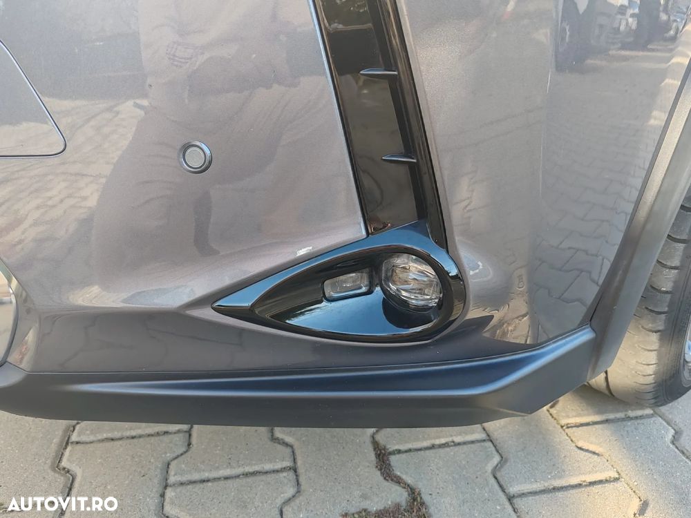 Lexus UX 250h FWD Executive - 18