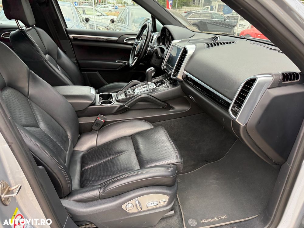 Porsche Cayenne Diesel Platinum Edition - 37