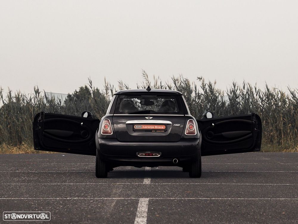 MINI 3 Portas One D - 13