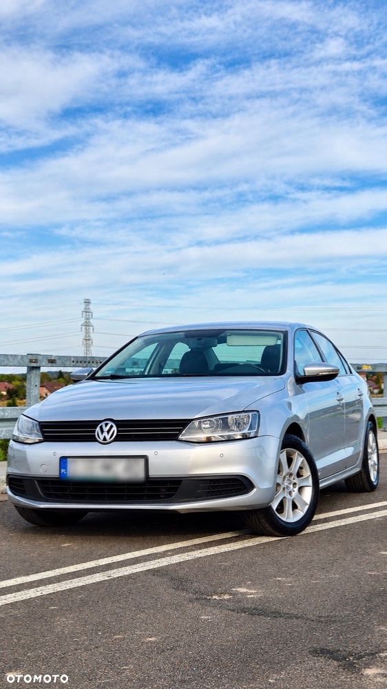 Volkswagen Jetta 1.6 TDI DPF Comfortline DSG - 1
