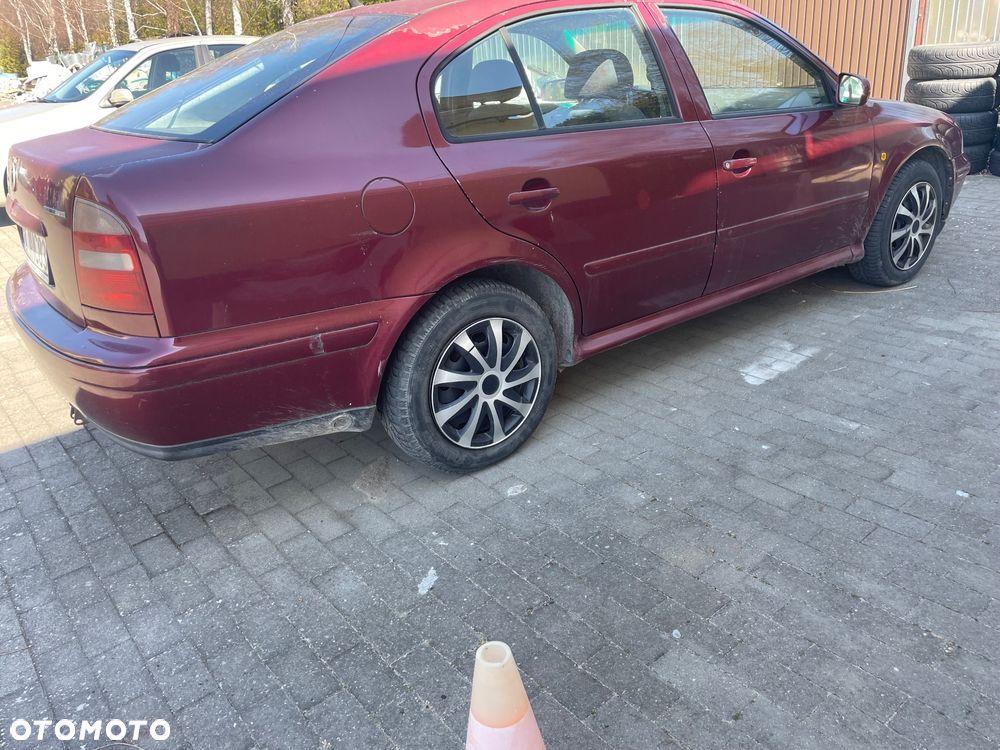 Skoda Octavia 1.6 GLX - 5