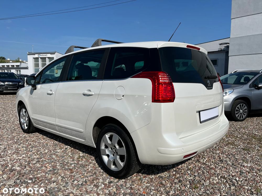 Peugeot 5008 - 8