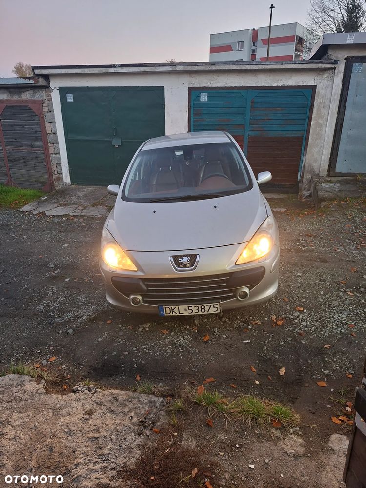 Peugeot 307 2005 photo 2