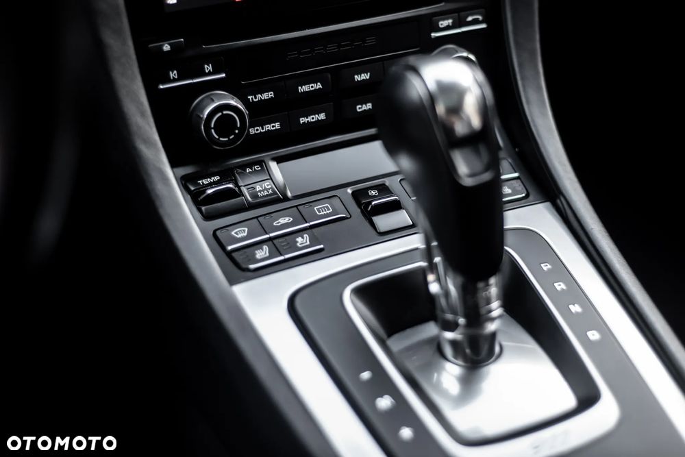 Porsche 911 Carrera S PDK - 25