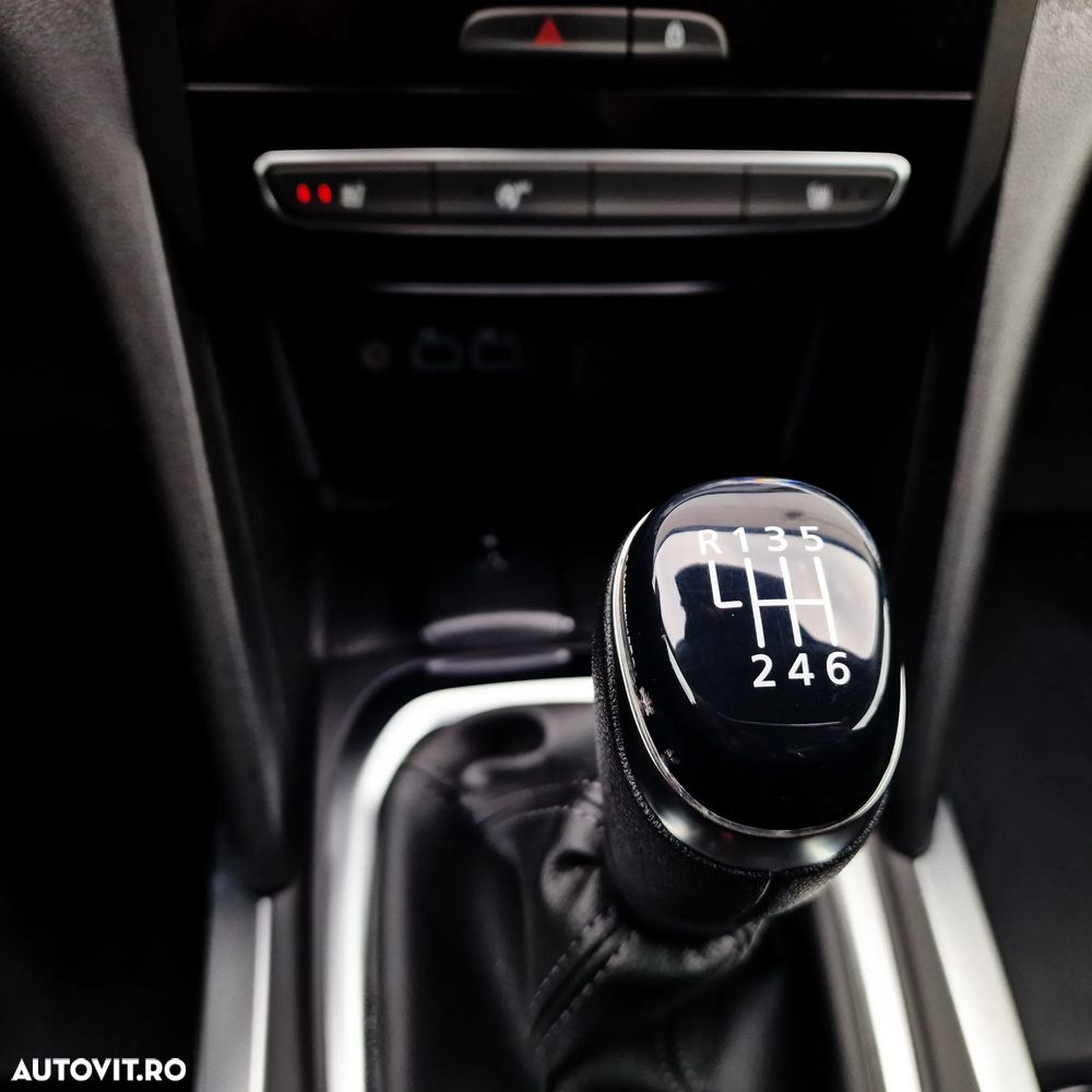 Renault Megane TCe 140 GPF Intens - 22