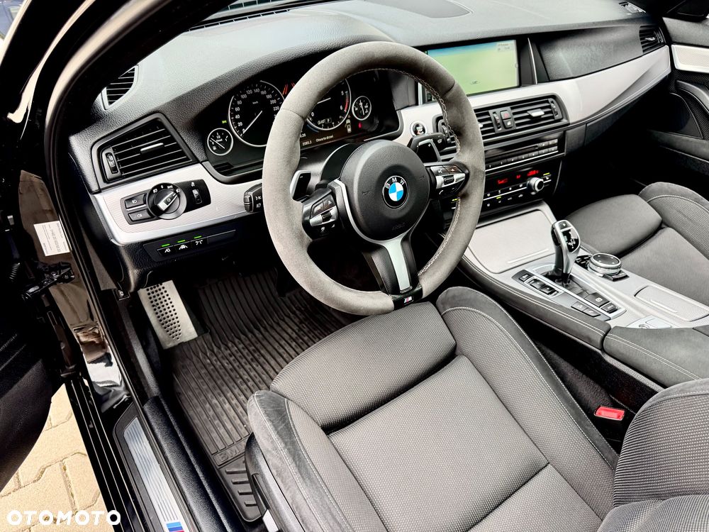 BMW Seria 5 530d xDrive Sport-Aut - 25