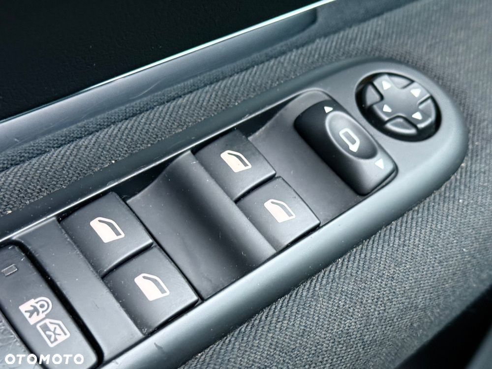 Peugeot 3008 1.6 HDi Style - 21