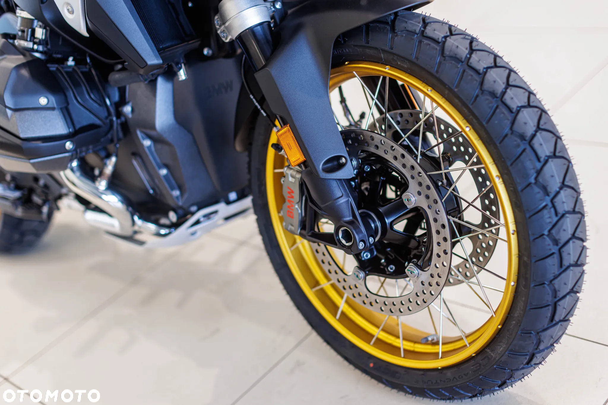 BMW R - 8
