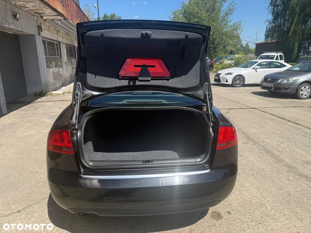 Audi A4 Limousine - 19