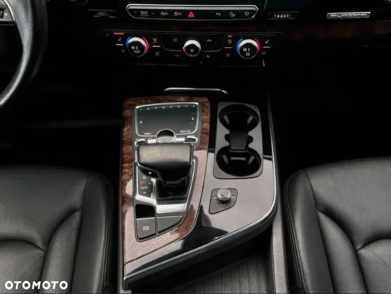 Audi Q7 - 11