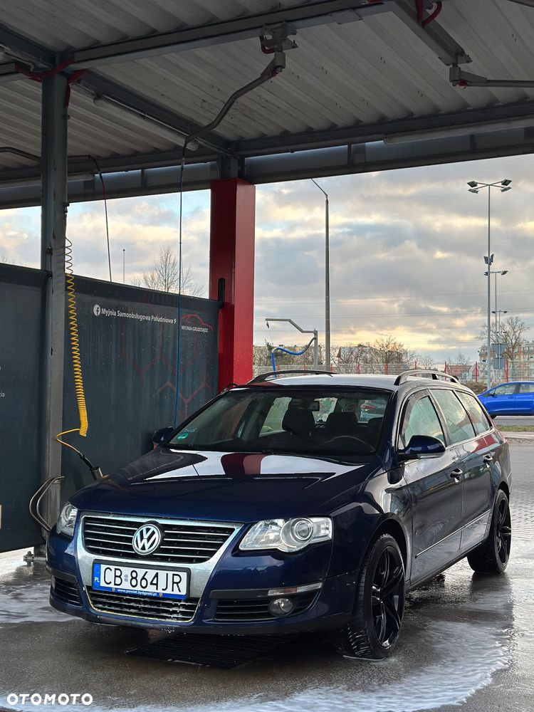 Volkswagen Passat - 1