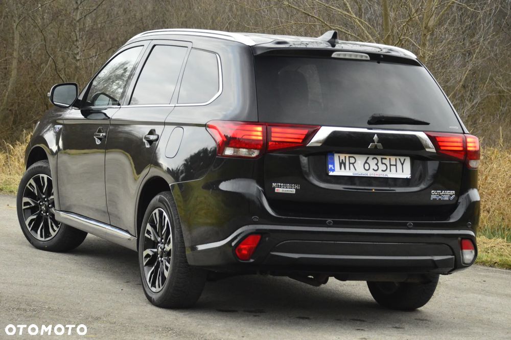 Mitsubishi Outlander 2.0 4WD Top - 14