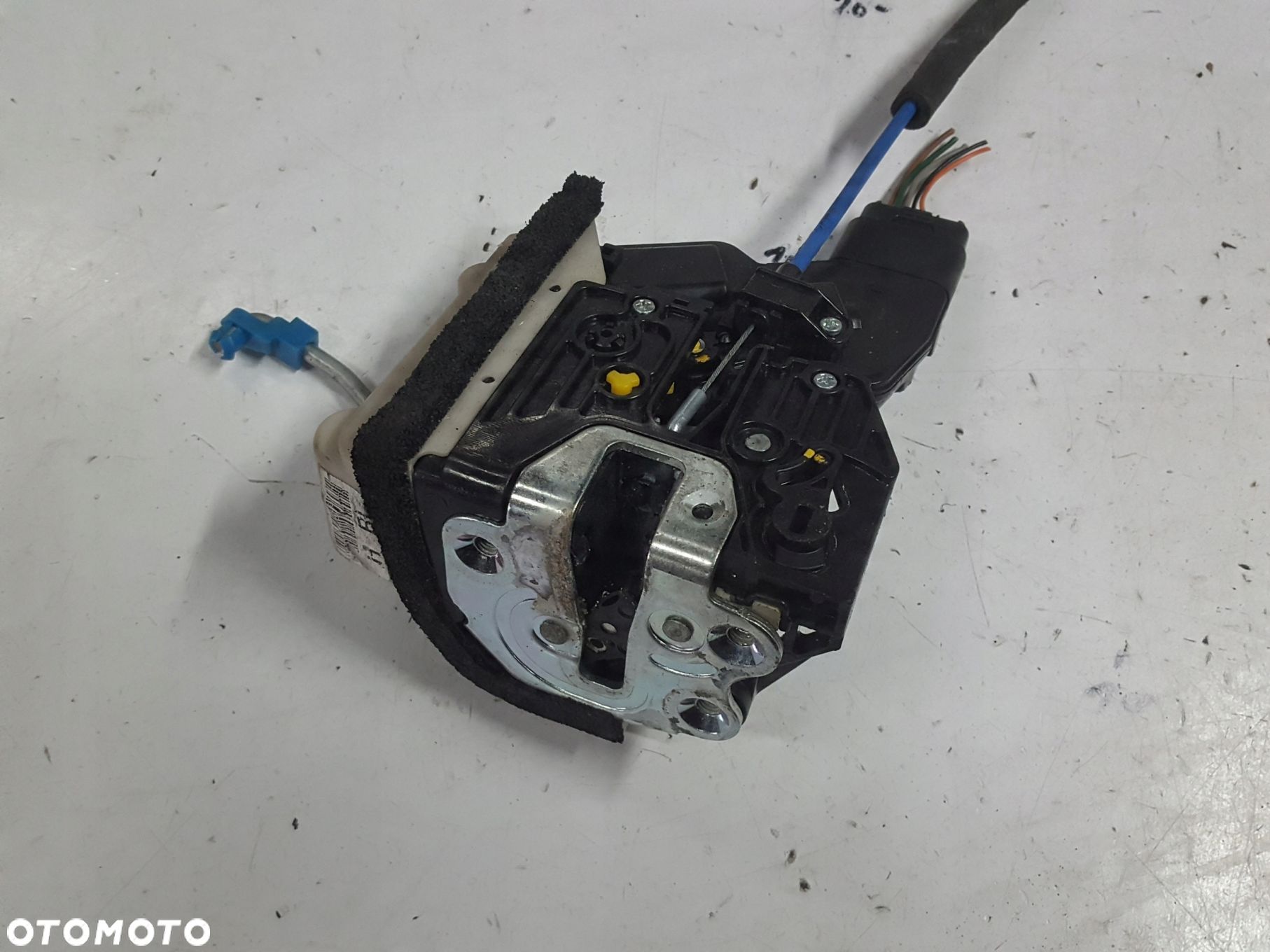 KIA RIO 3 III LIFT 14-17r ZAMEK DRZWI LEWY TYŁ 5 PINÓW - 1