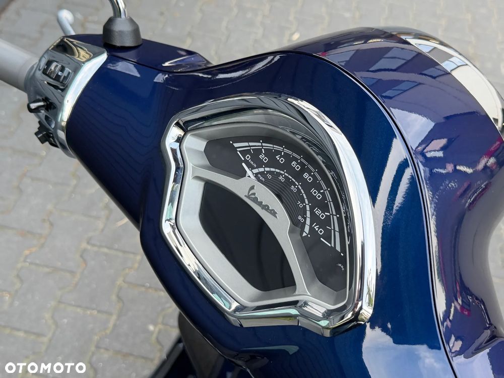 Vespa GTS - 9