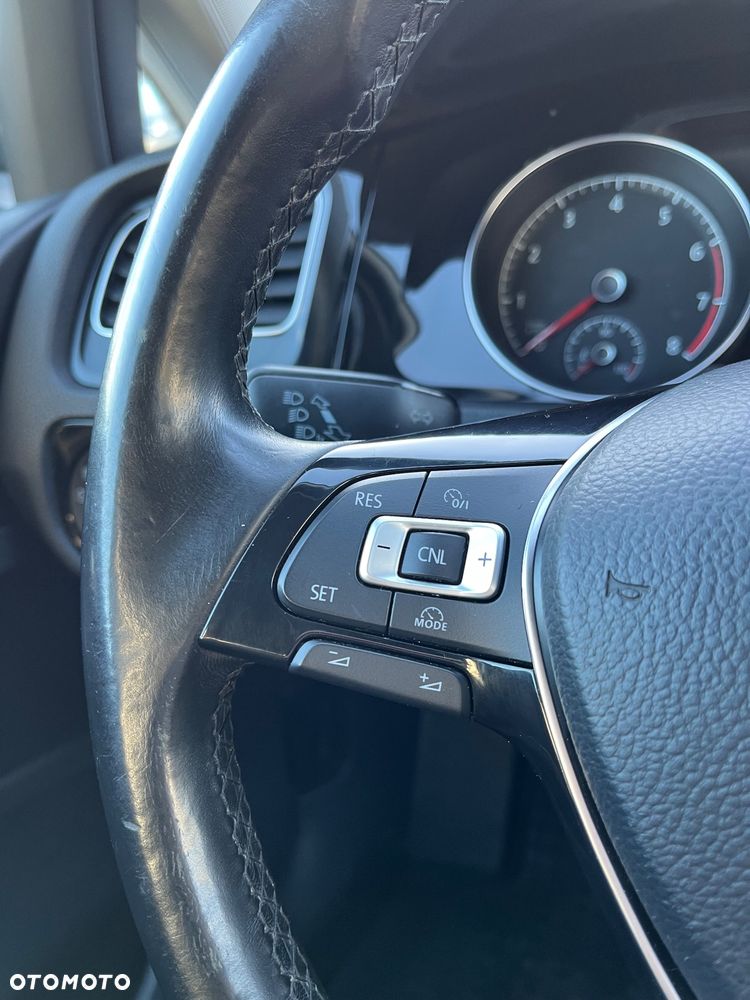 Volkswagen Golf 1.4 TSI BMT Highline - 28