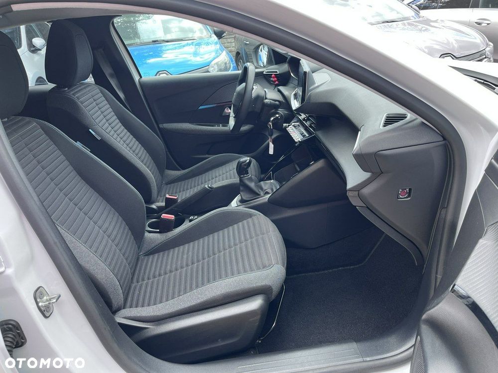 Peugeot 208 - 23