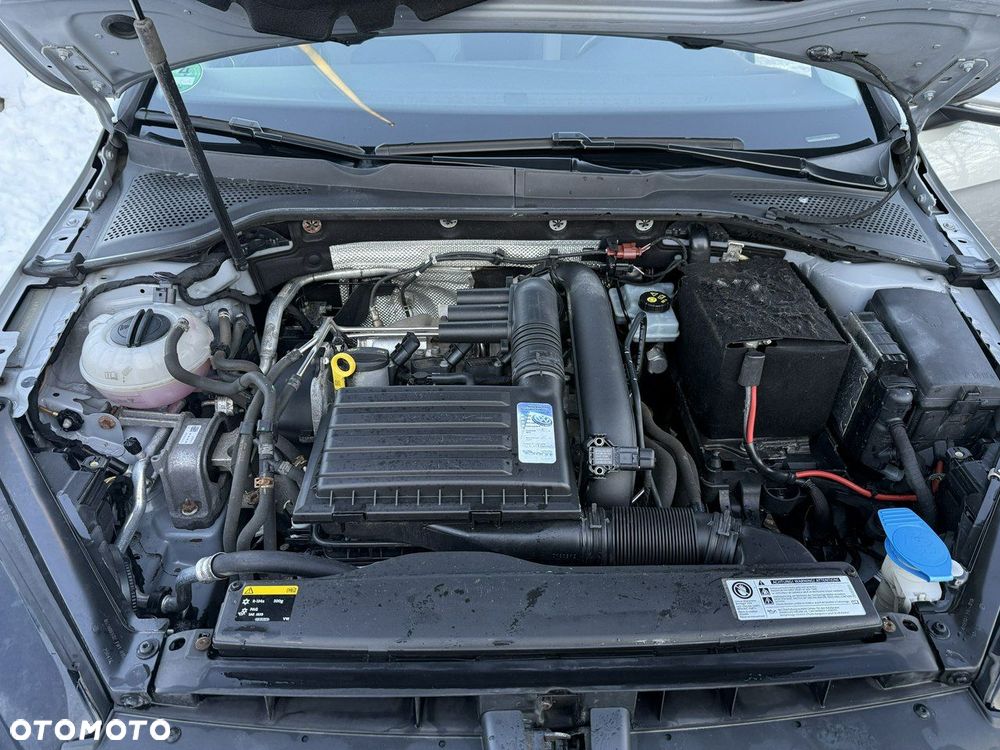 Volkswagen Golf - 10