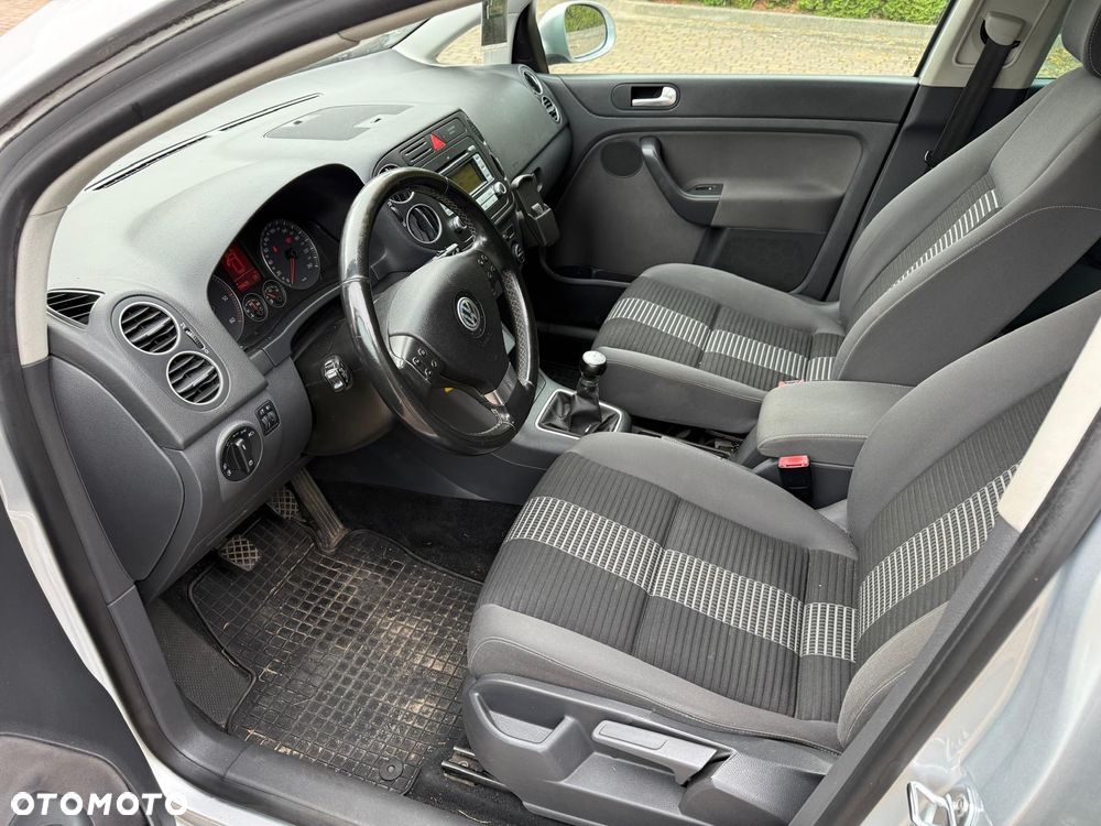Volkswagen Golf 1.9 TDI DPF United - 11