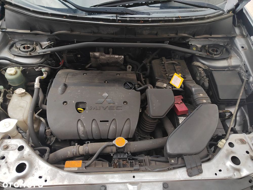Mitsubishi Outlander 2.4 Invite 2WD - 18