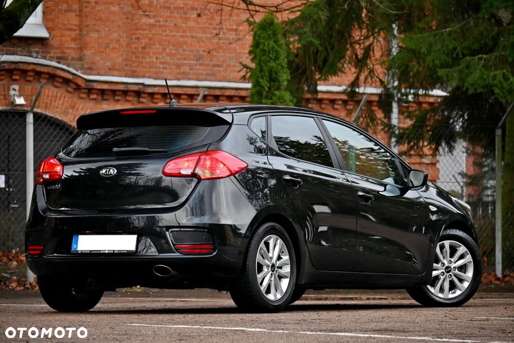 Kia Ceed 1.4 CVVT Dream-Team Edition - 18