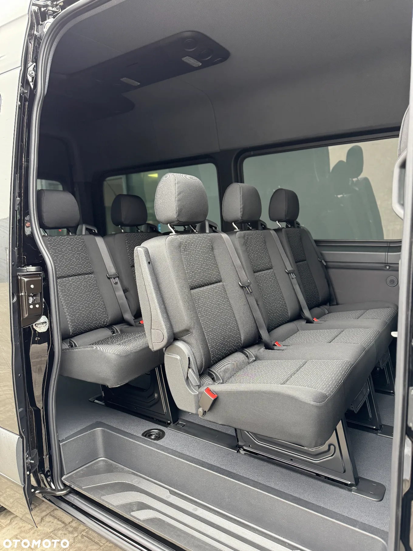 Mercedes-Benz Sprinter - 24
