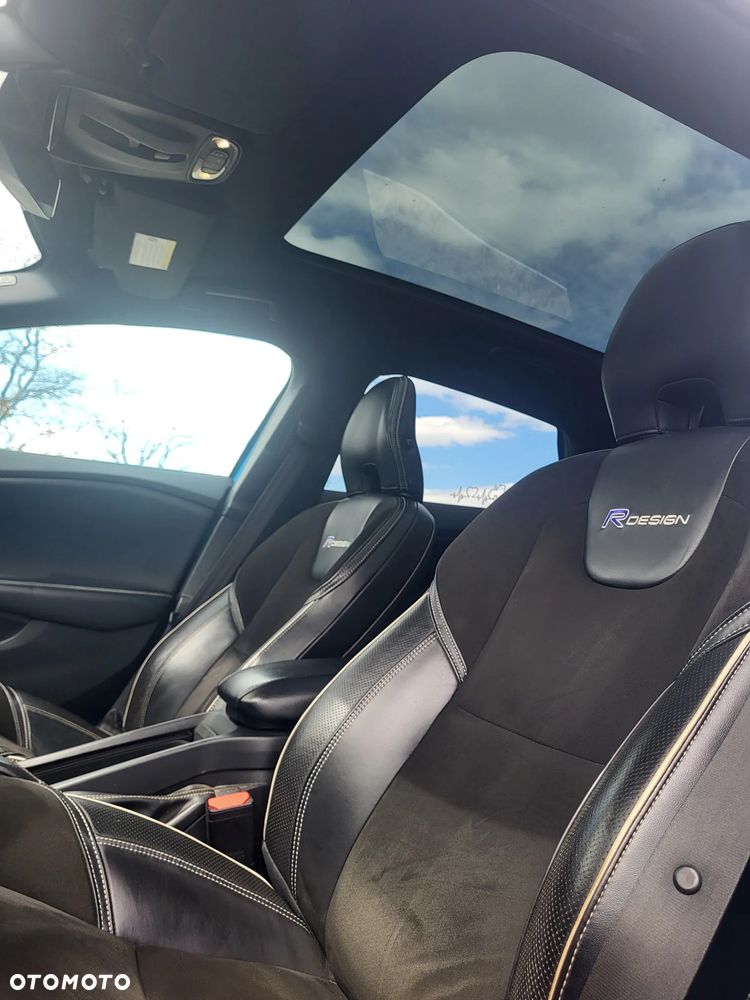 Volvo V40 D2 R-Design - 13