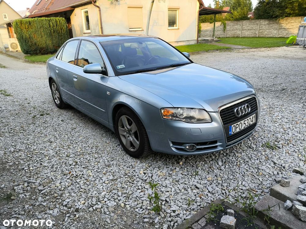Audi A4 Limousine - 4