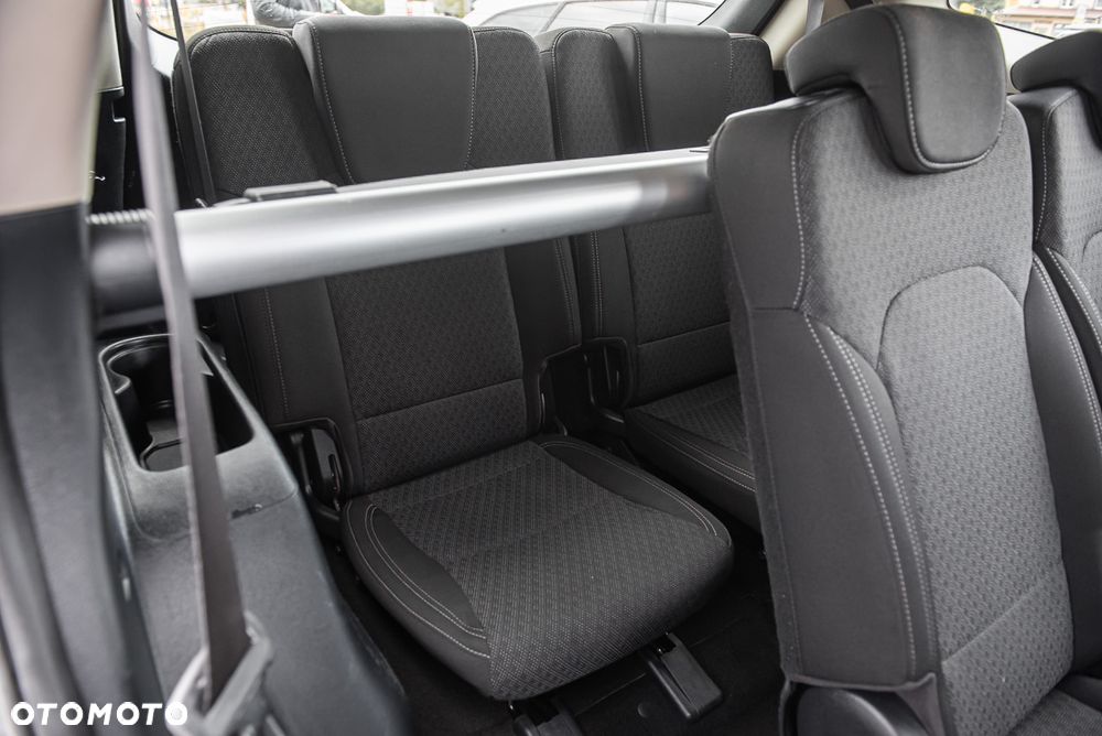 Kia Carens 1.7 CRDi L 7os - 31