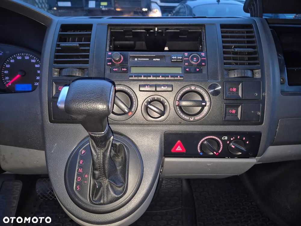 Volkswagen Transporter - 11